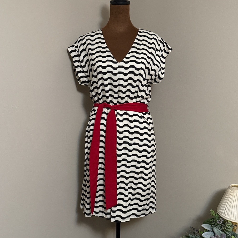 Francesca's Collections Black and White Wave Dress with Red Sash